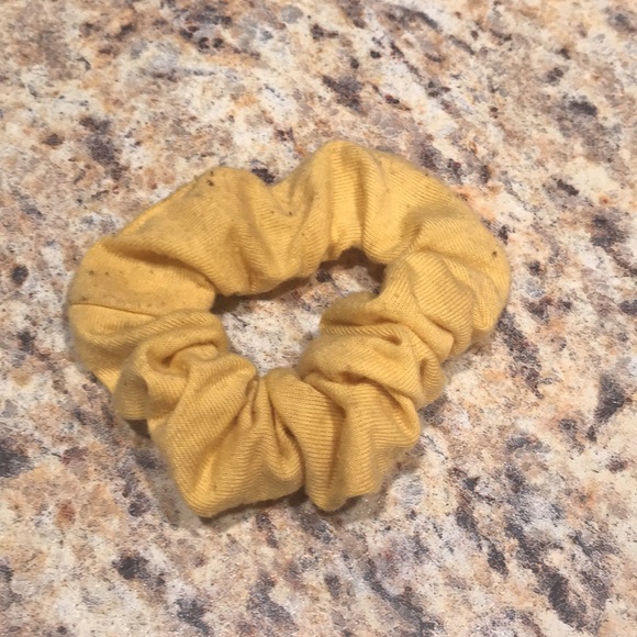 Scrunchie - Picture 3 of 11